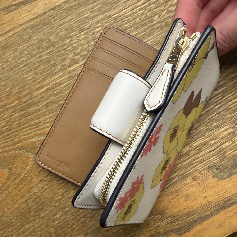 Coach Floral Compact Wallet in Cream, Yellow and Pink NWOT - Picture 5 of 7